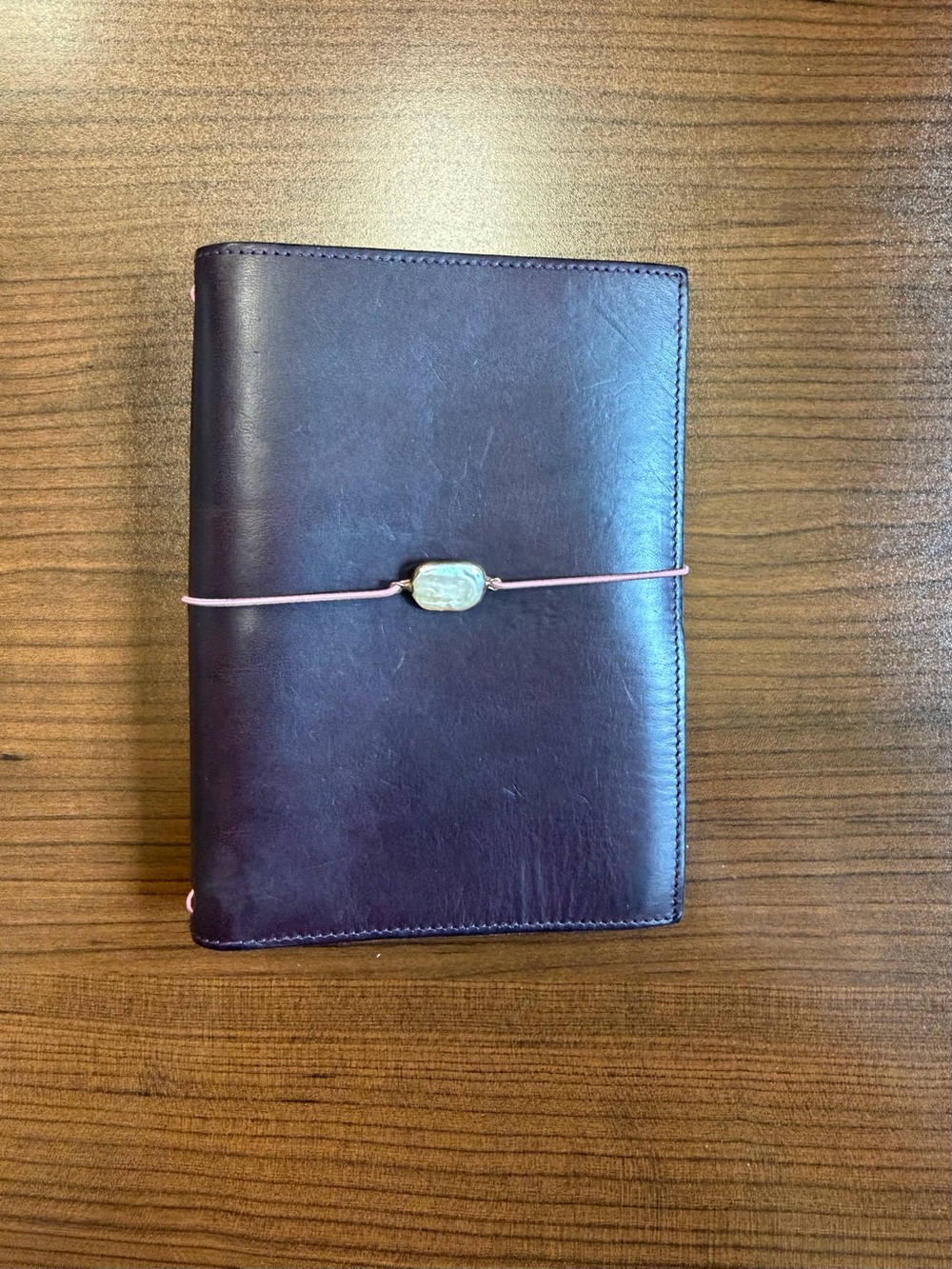 Paper Republic L’atelier A6 in Venezia with midnight blue back pocket